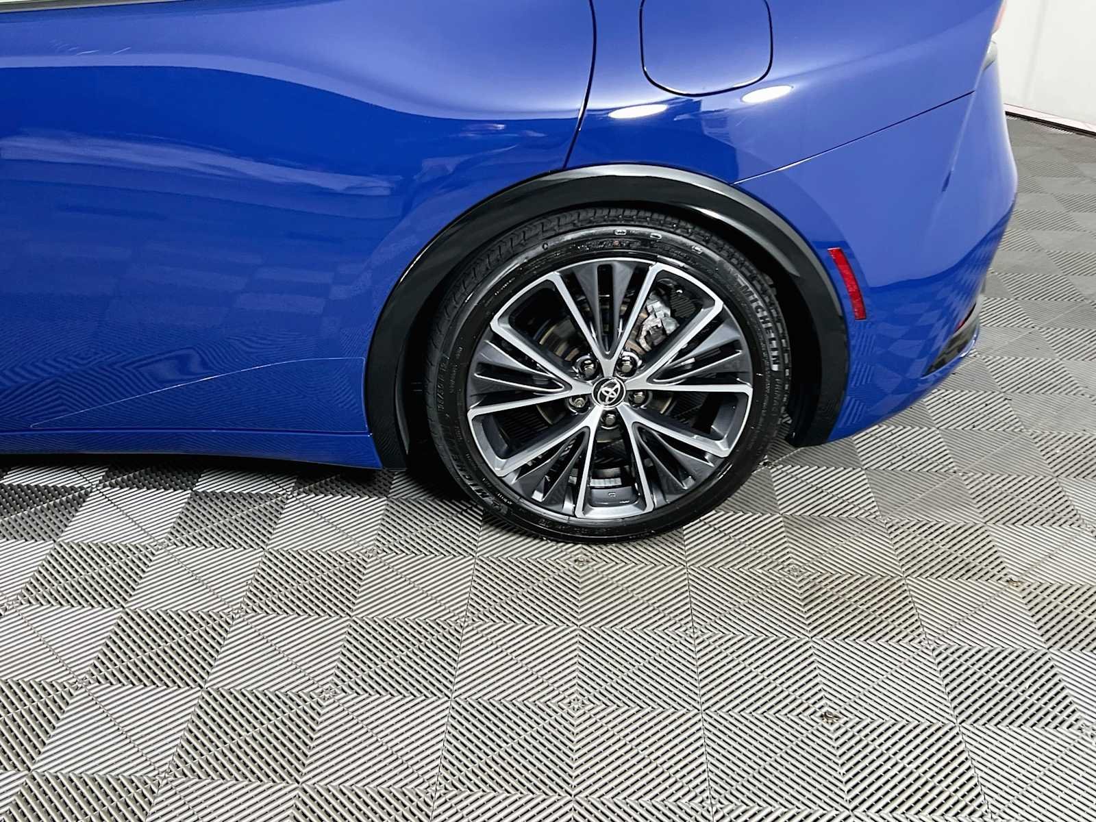 Used 2024 Reservoir Blue Toyota XLE image 31