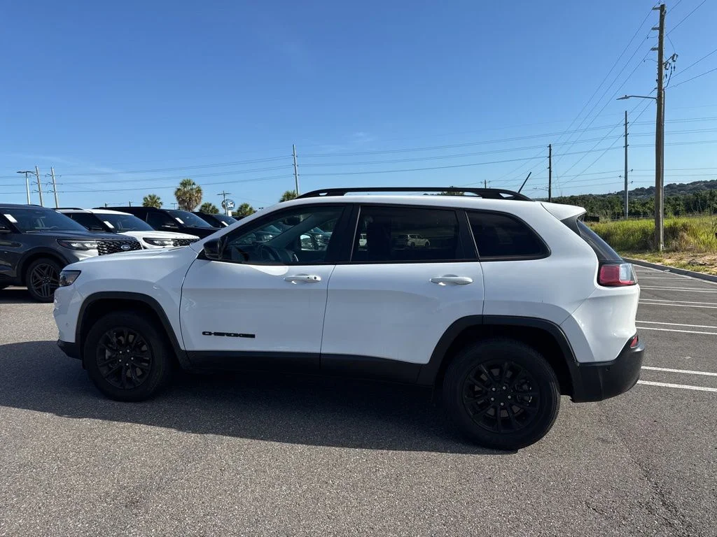 Used 2023 Bright White Clearcoat Jeep Altitude image 4