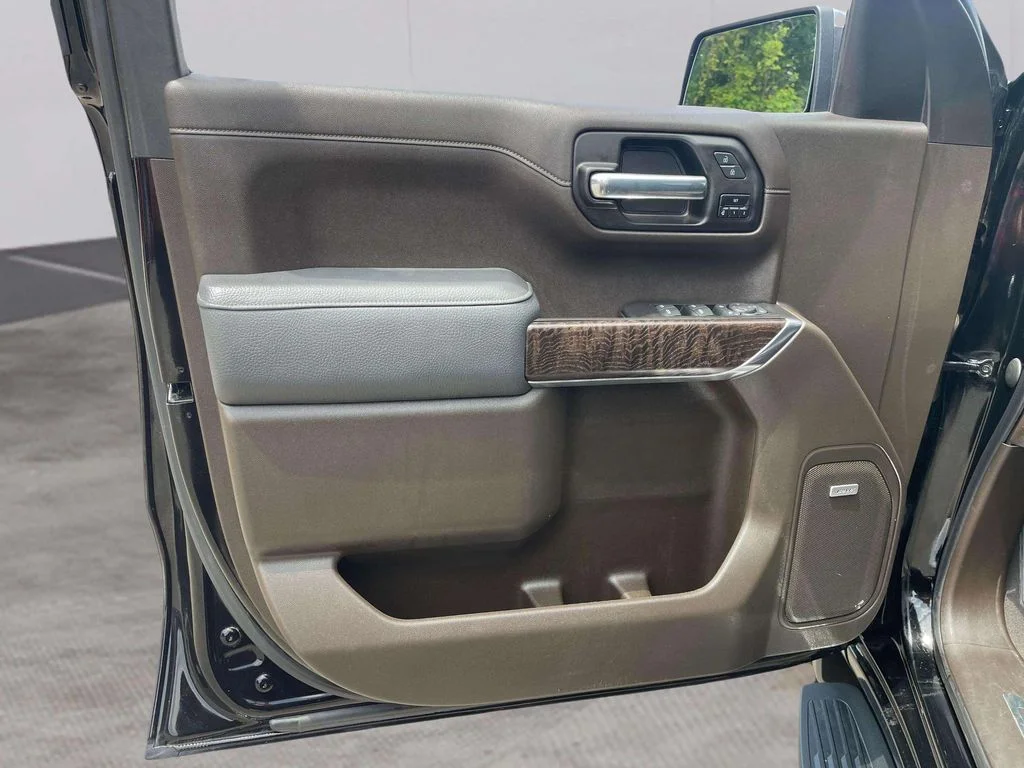 Used 2021 Onyx Black GMC Denali image 23