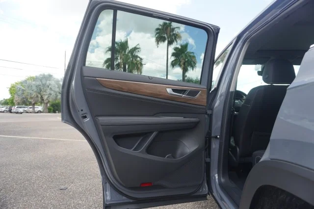 New 2026 Pure Gray Volkswagen 2.0T SE w/Technology image 21