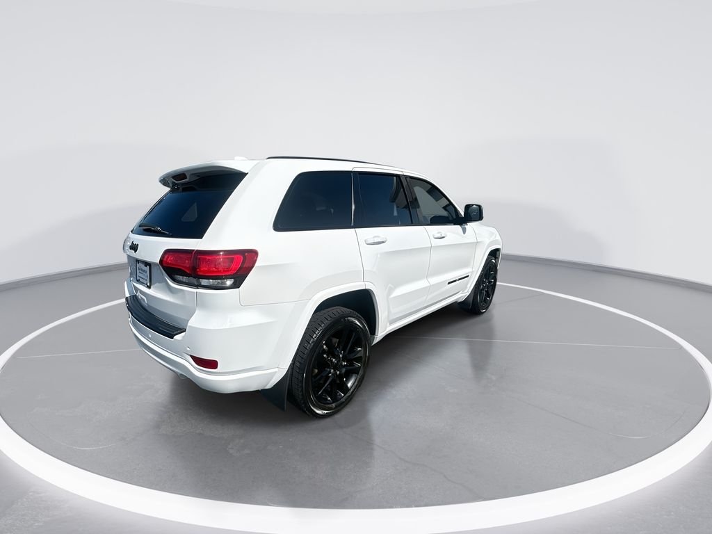 Used 2018 White Jeep Altitude image 8