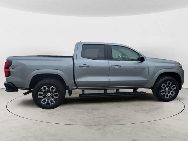 Used 2024 Silver Chevrolet Z71 image 6