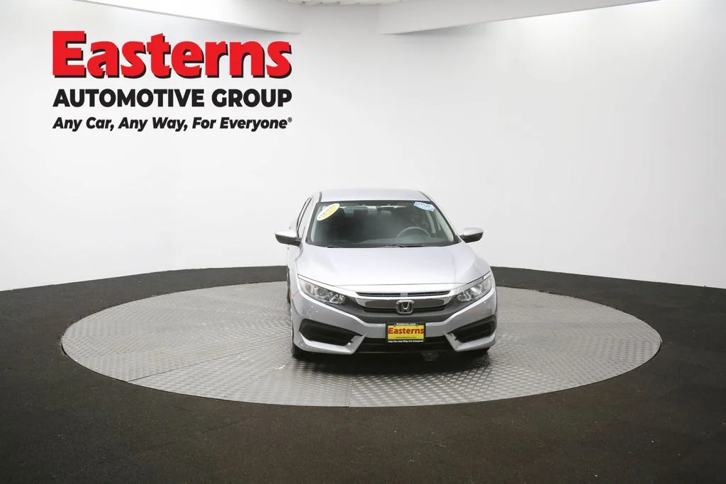 Used 2018 Silver Honda LX image 47