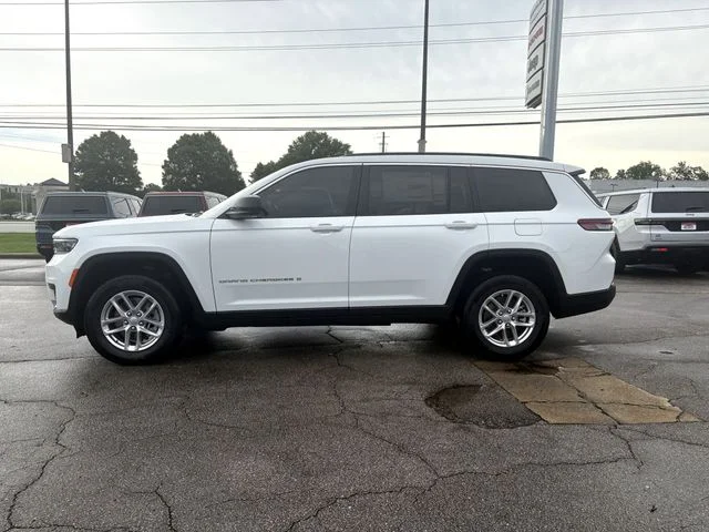 New 2026 Bright White Clear-Coat Exterior Paint Jeep Laredo image 6