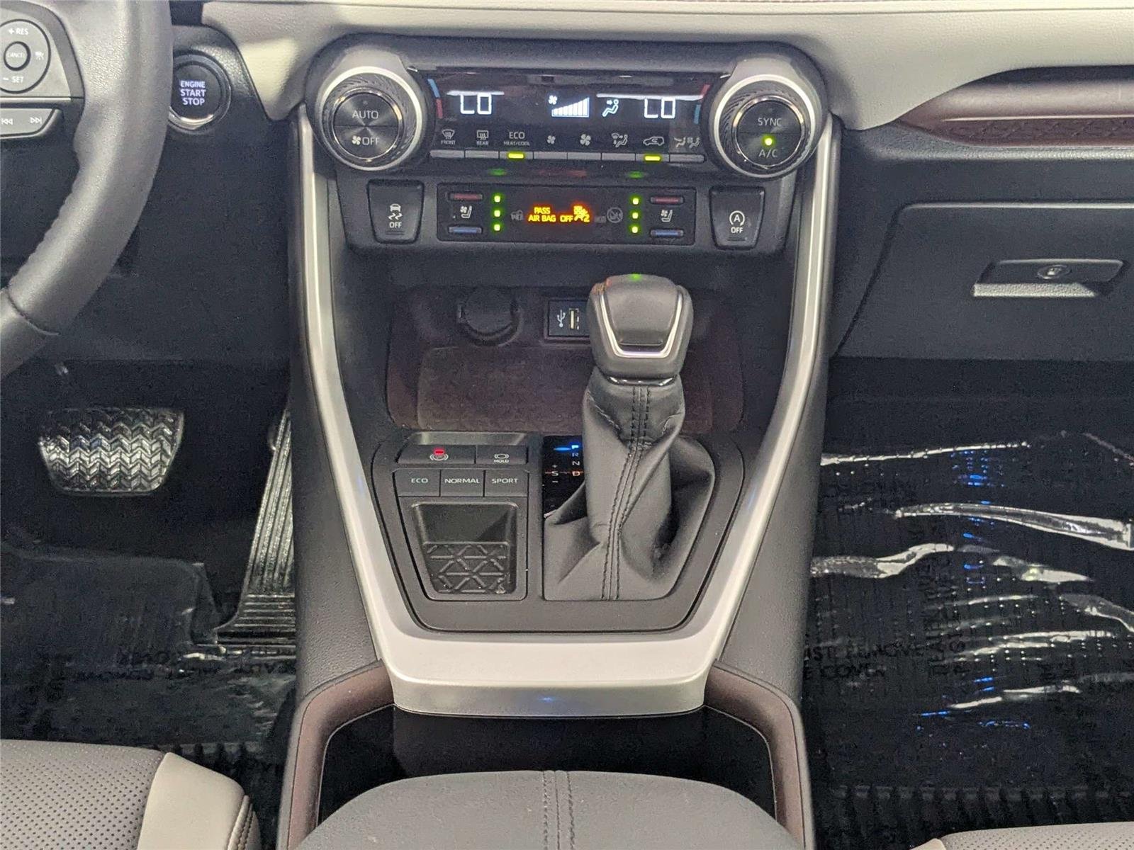 Certified Used 2024 Wind Chill Pearl Toyota Limited image 43