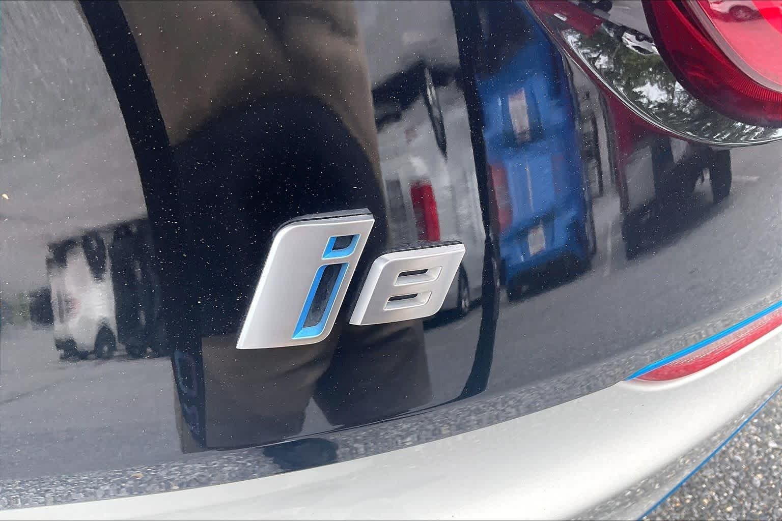 Used 2019 Crystal White Pearl Metallic w/Frozen Gray Accent BMW  image 27