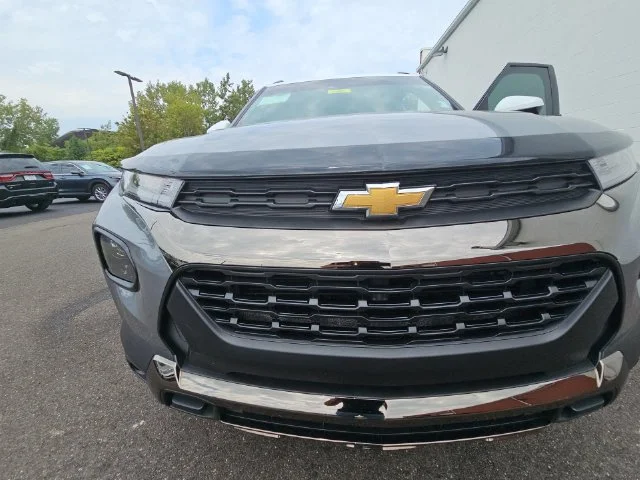 Used 2023 Gray Chevrolet ACTIV image 34