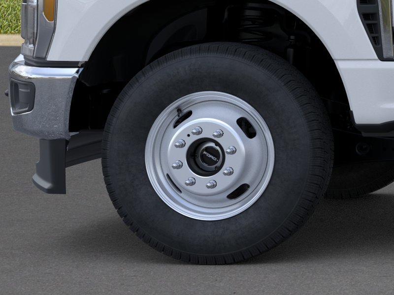 New 2025 Oxford White Ford XL image 19