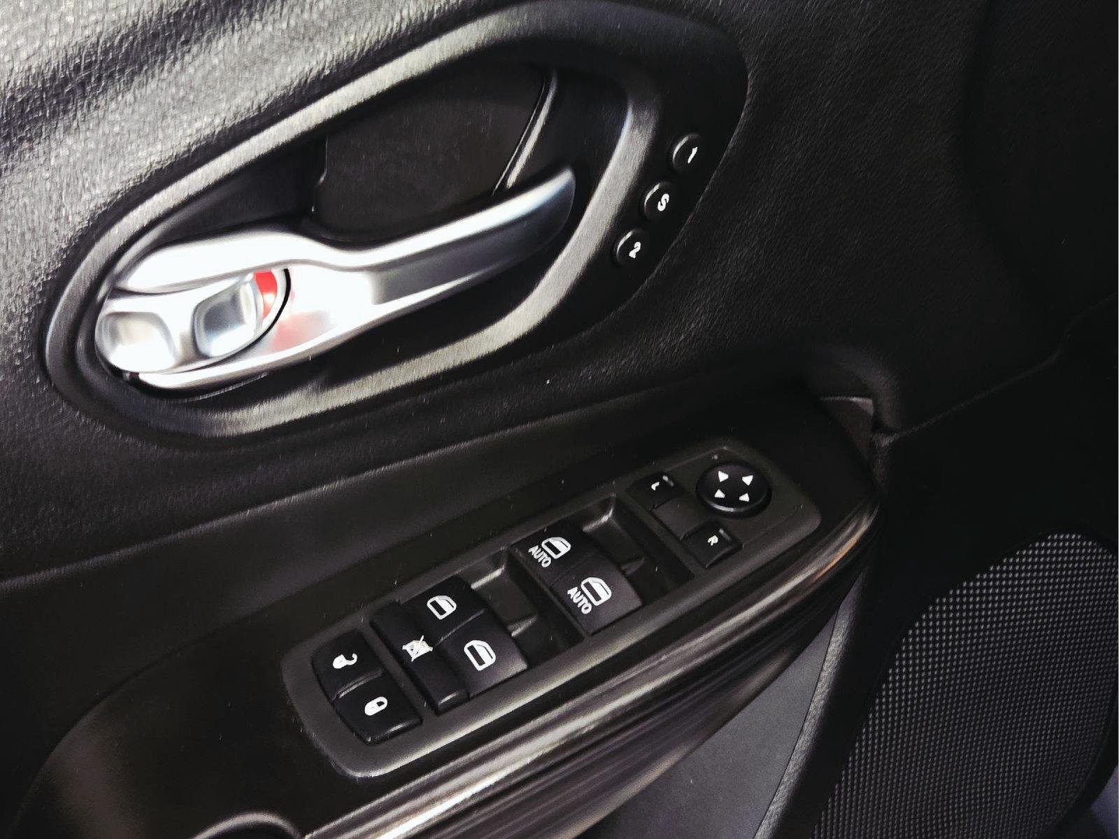 Used 2014 Brilliant Black Crystal Pearlcoat Jeep Limited image 22