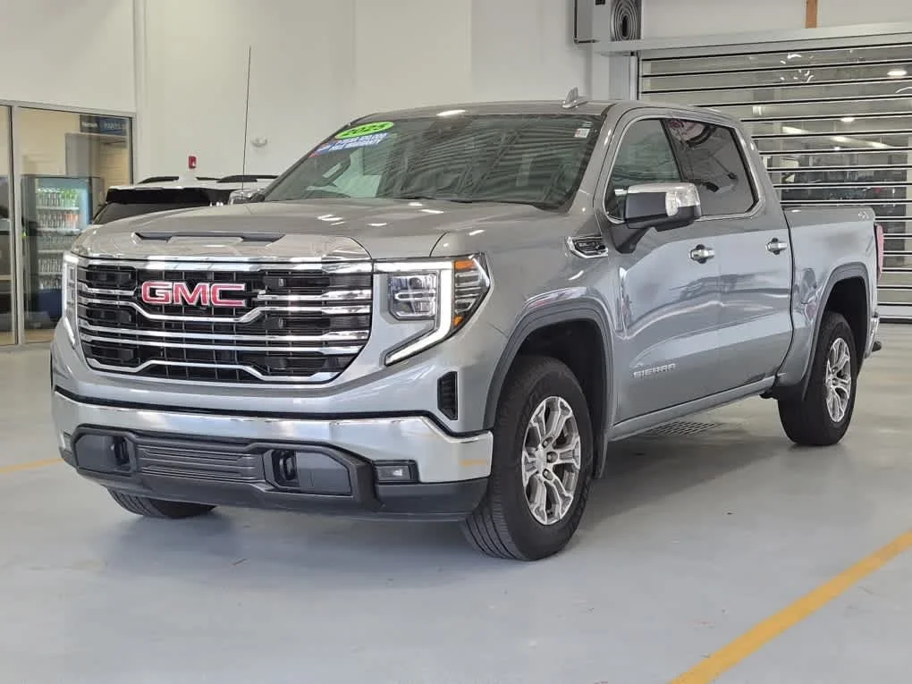 2025 GMC Sierra 1500 SLT
