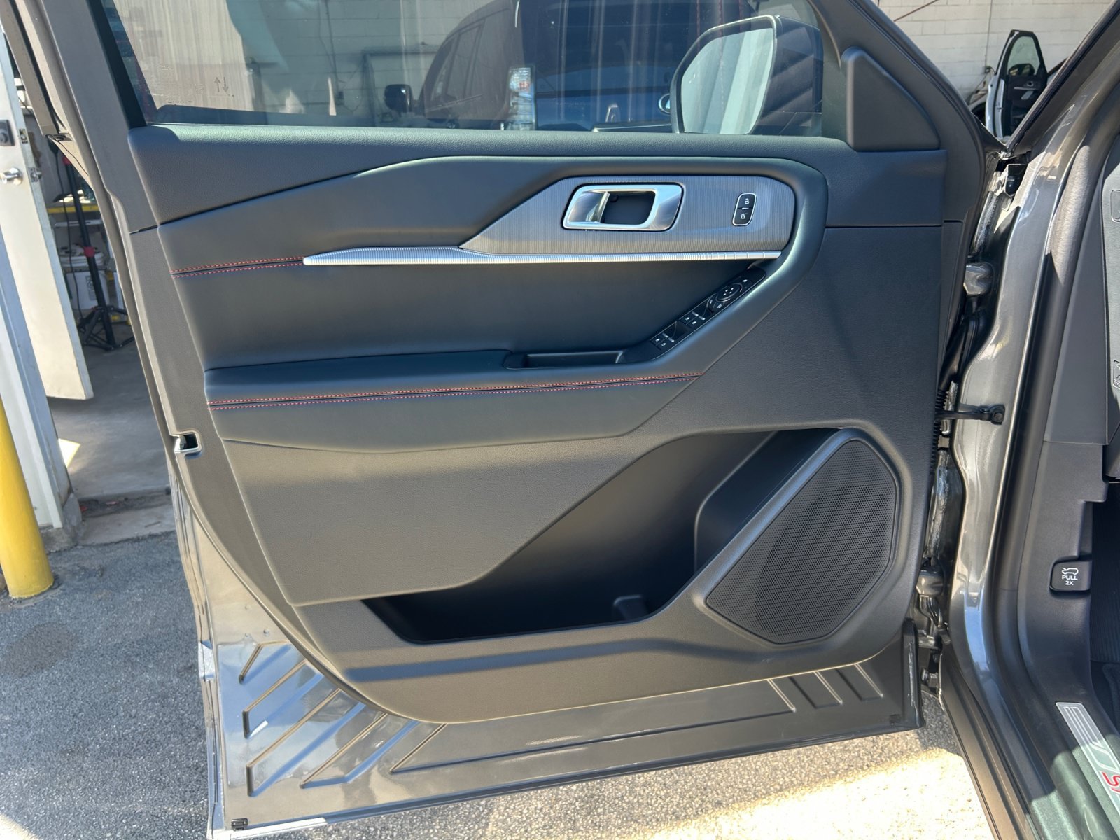 New 2026 Carbonized Gray Metallic Ford ST-Line image 24