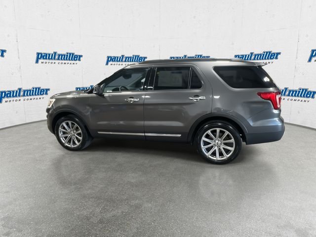 Used 2017 Gray Ford Limited image 7