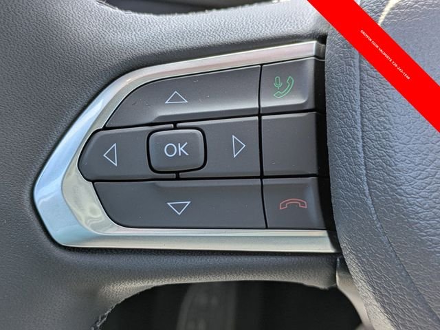 Used 2025 Red Jeep Latitude image 26