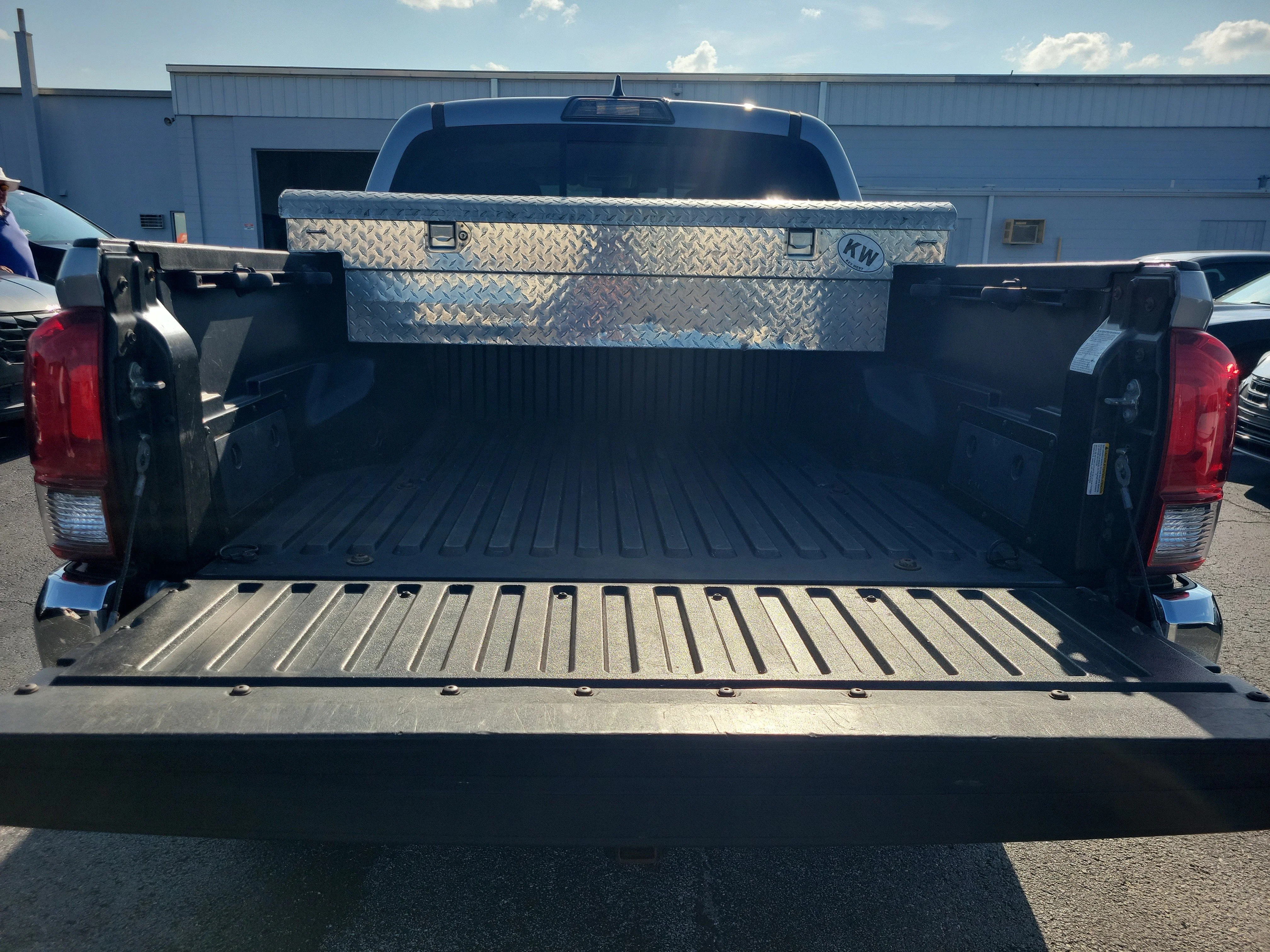 Used 2018 Silver Sky Metallic Toyota SR5 image 7