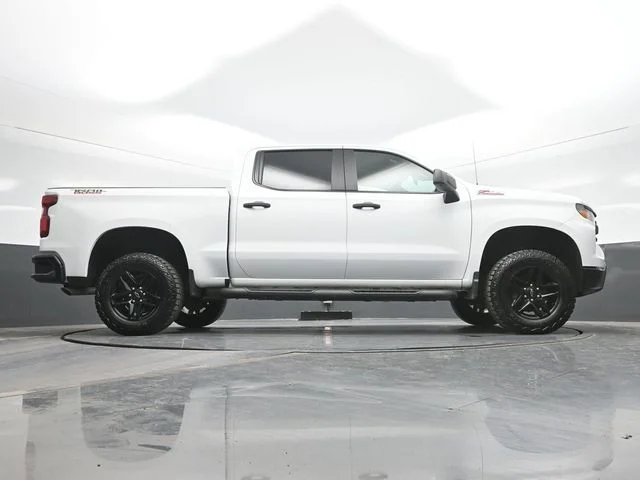 Used 2025 White Chevrolet Custom Trail Boss image 24