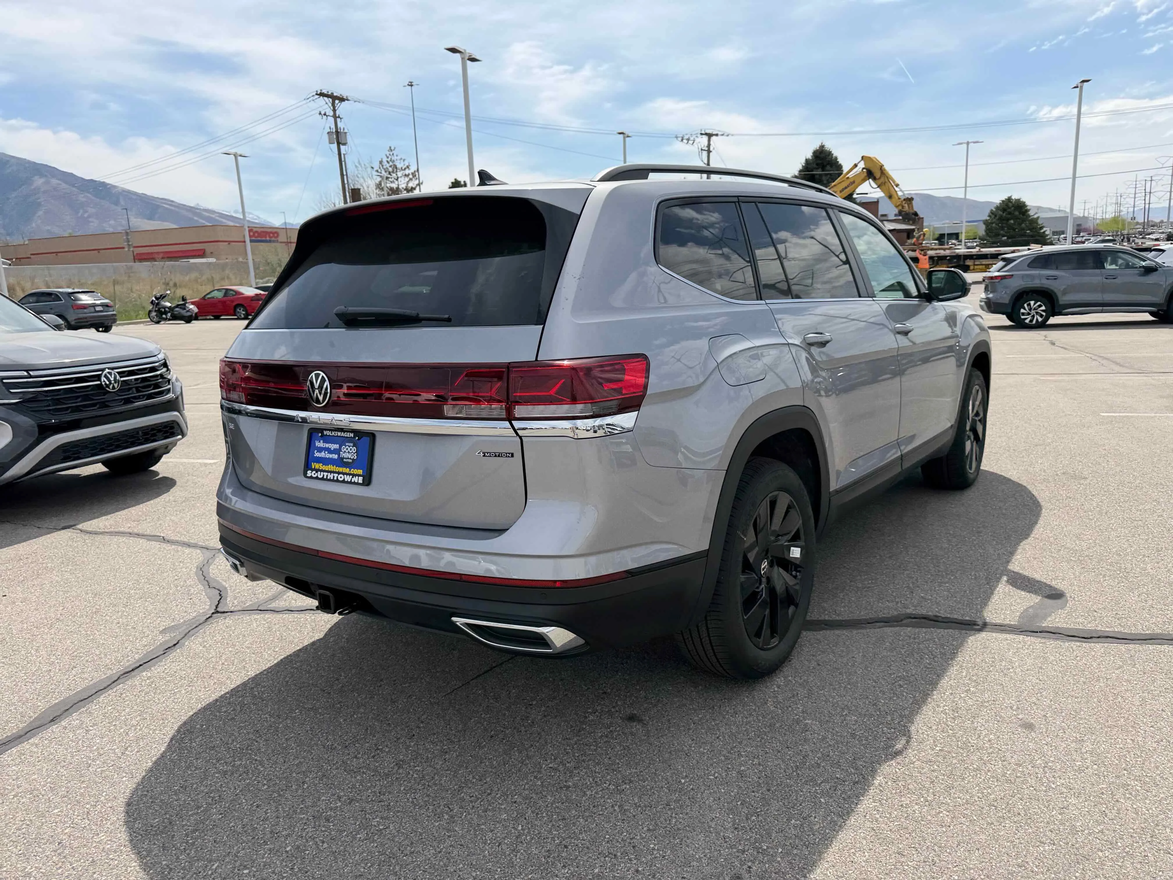 New 2026 Silver Mist Volkswagen 2.0T SE w/Technology image 7