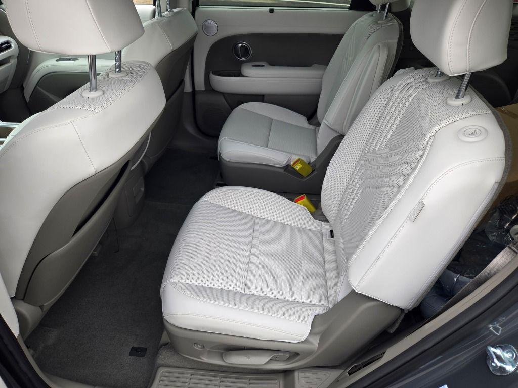 New 2026 Gray Pearl Hyundai SEL Premium 7P image 19