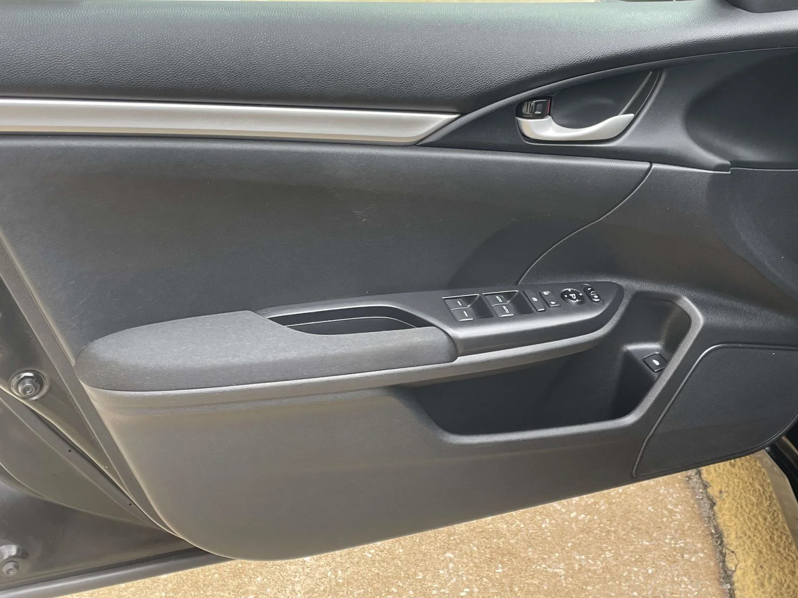 Used 2019 Crystal Black Pearl Honda LX CVT image 11