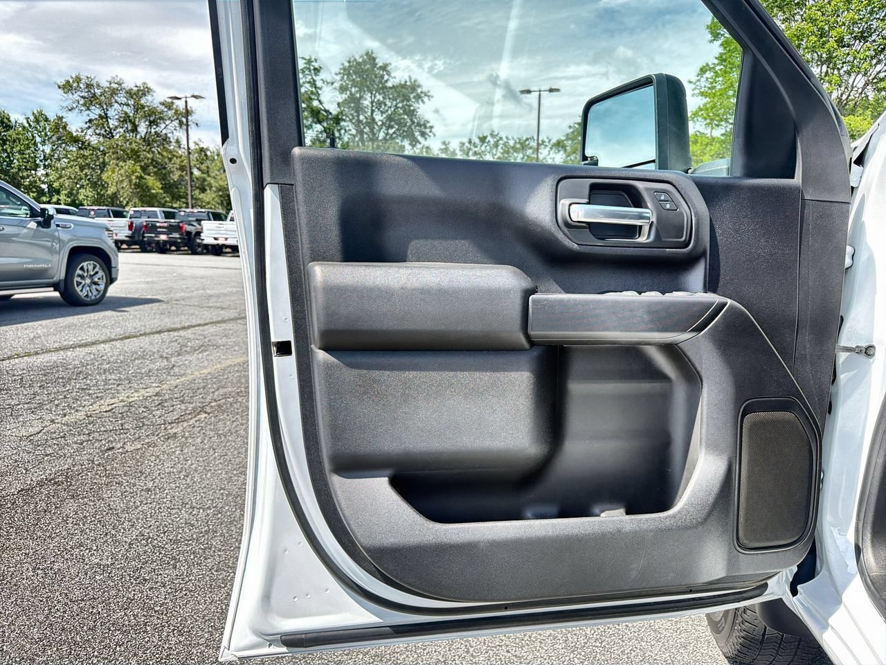 Used 2024 Summit White GMC Pro DRW image 18