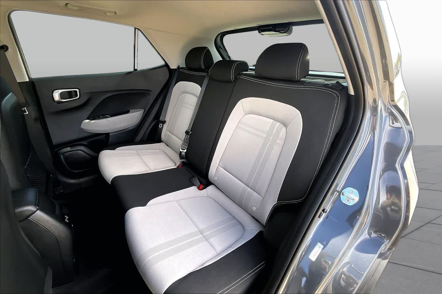 2025 Hyundai Venue SEL - Photo 21