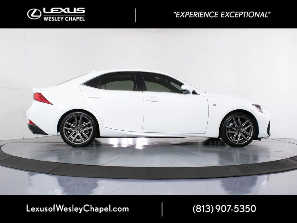 Used 2018 White Lexus 350 image 4