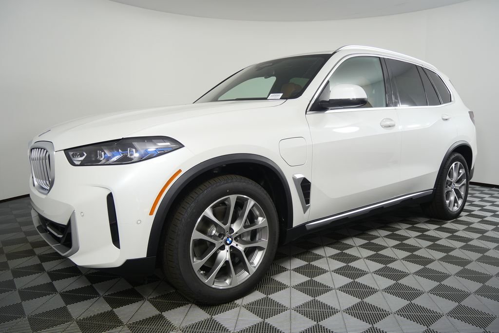 Used 2026 Mineral White Metallic BMW xDrive50e image 8