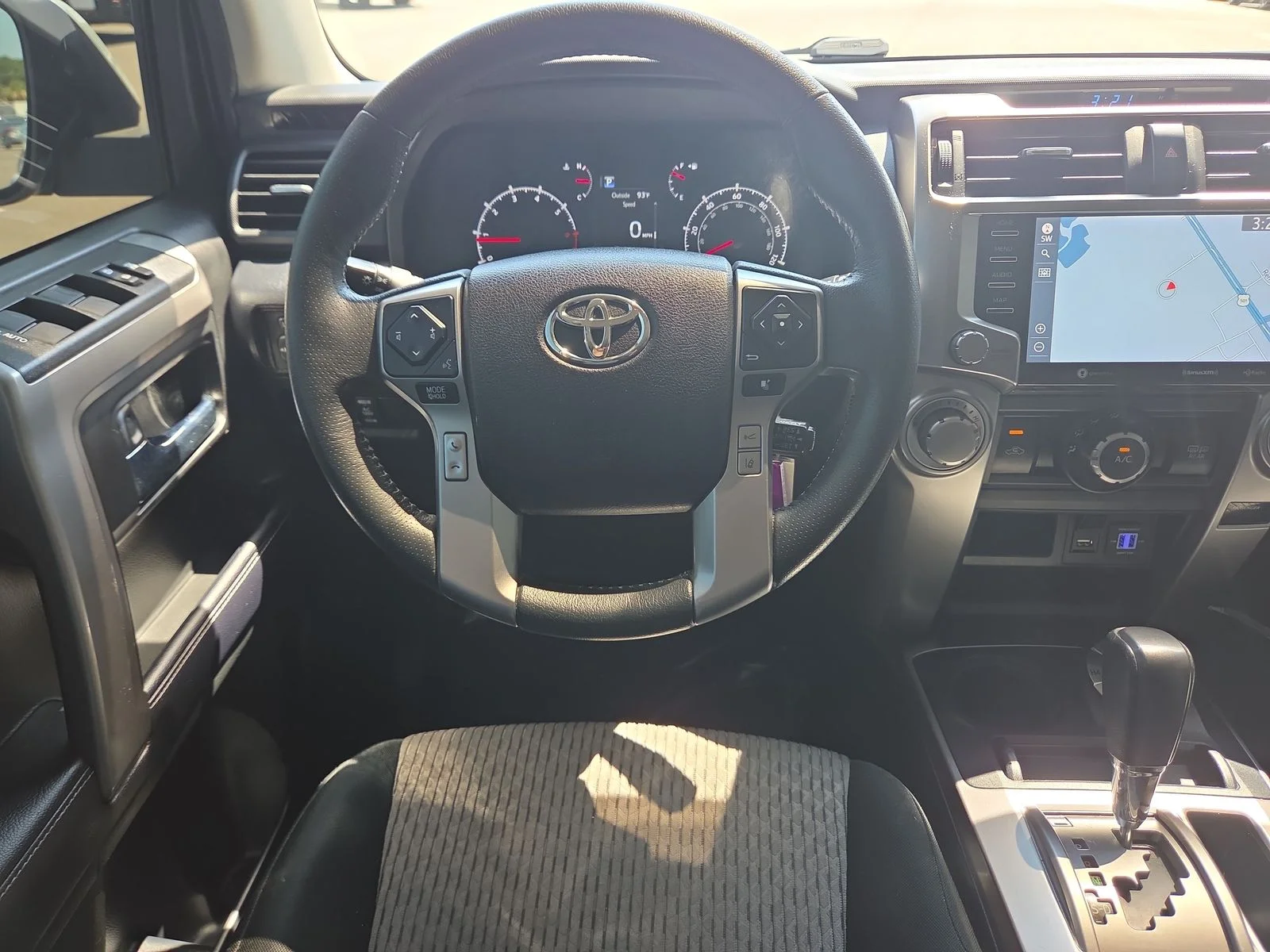 Used 2020 Classic Silver Metallic Toyota SR5 image 14