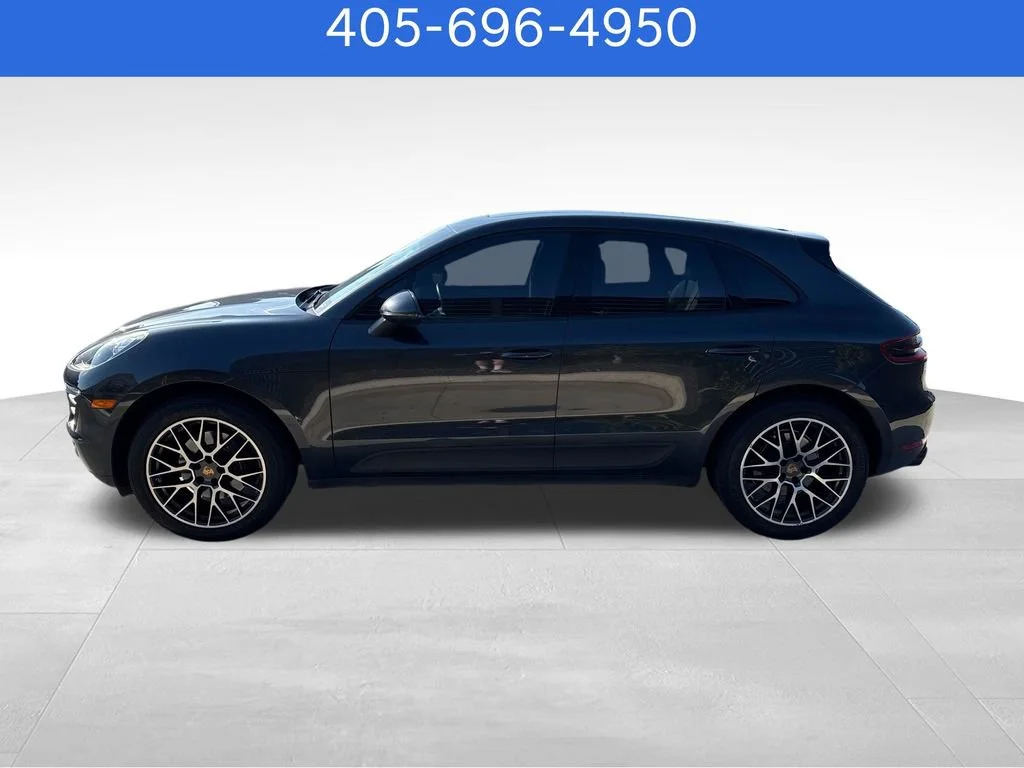 Pre-Owned 2018 Porsche Macan Base
