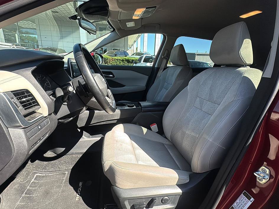 Used 2025 Scarlet Ember Tintcoat Nissan SV image 14