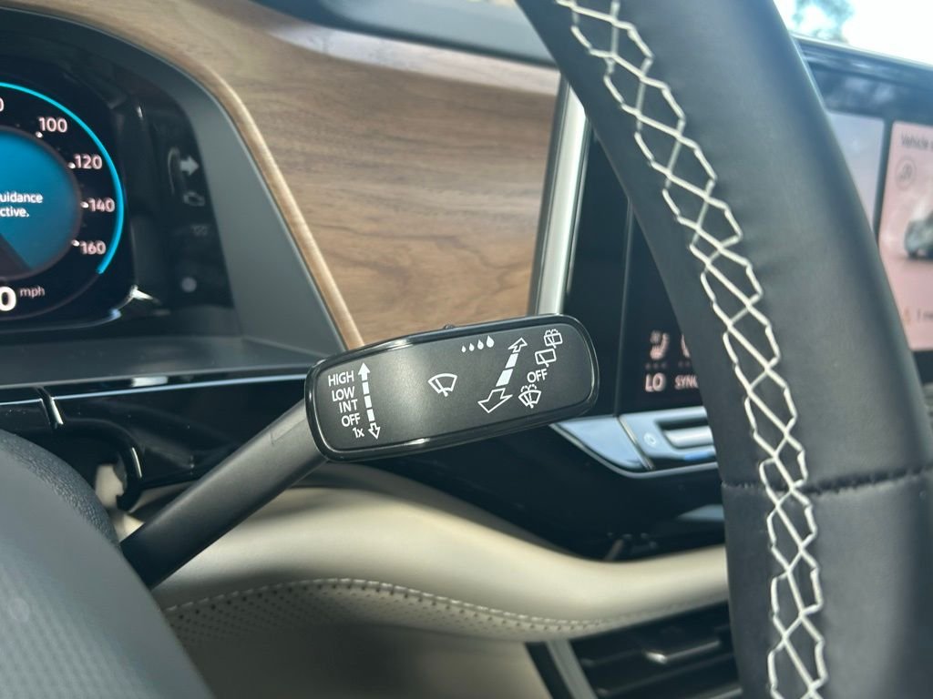 New 2026 Silver Volkswagen SE w/Technology image 21