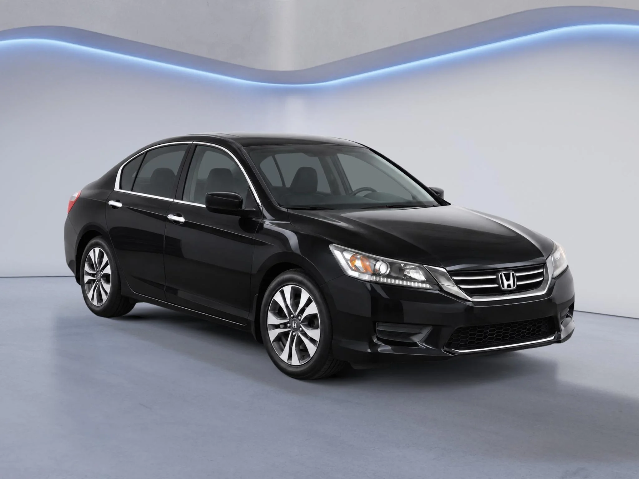 Used 2015 Crystal Black Pearl Honda LX image 3