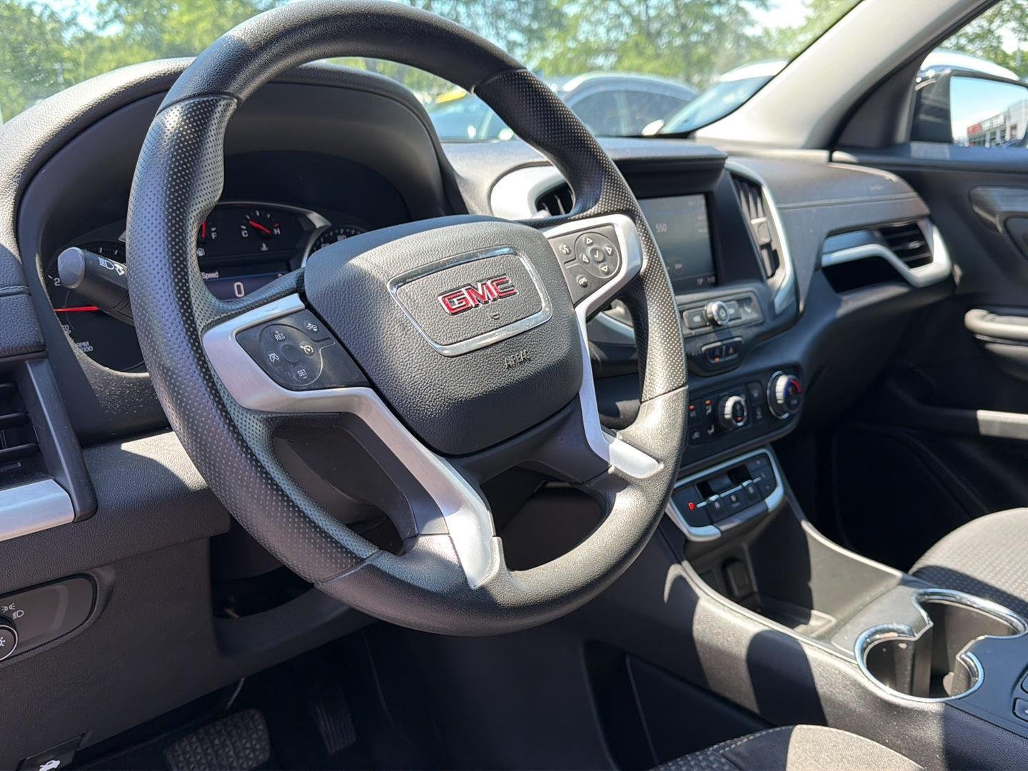 Used 2023 Marine Metallic GMC SLE image 5