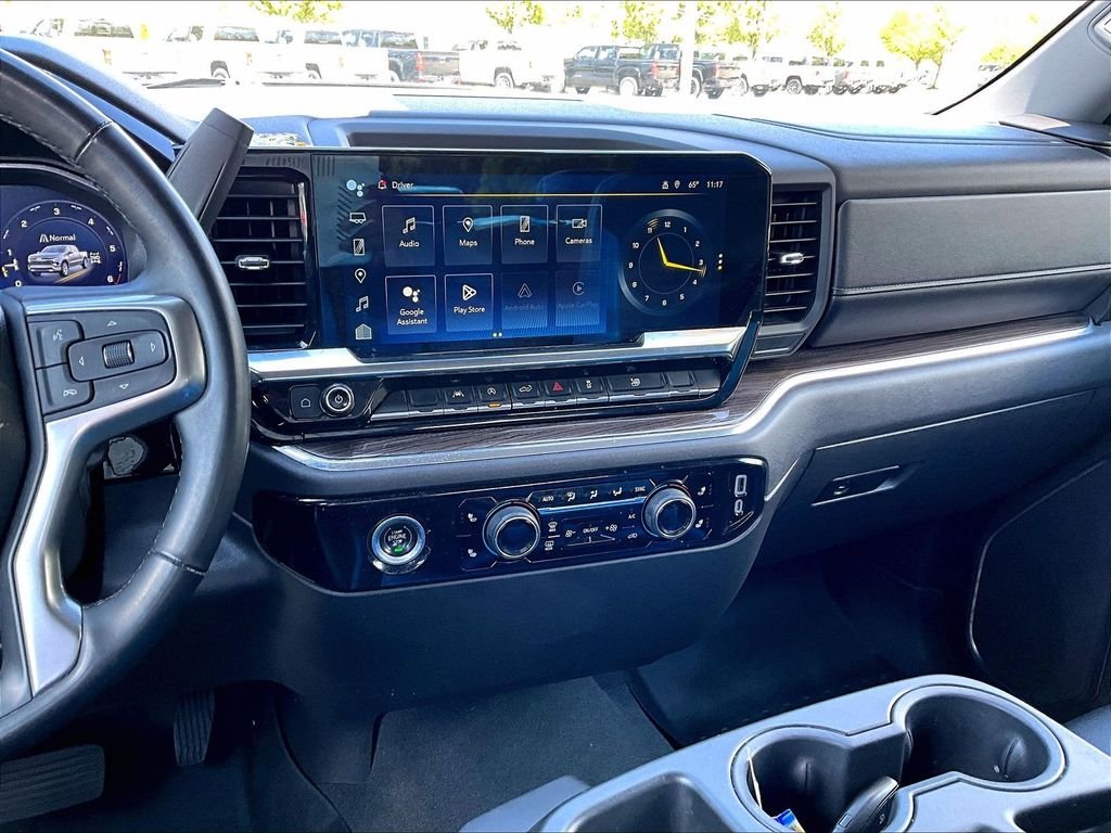 Used 2024 Gray Chevrolet LT image 18