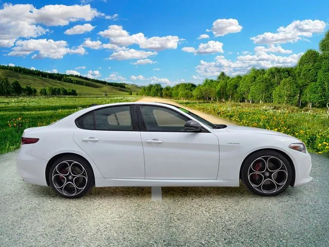 Used 2022 White Alfa Romeo Veloce image 7