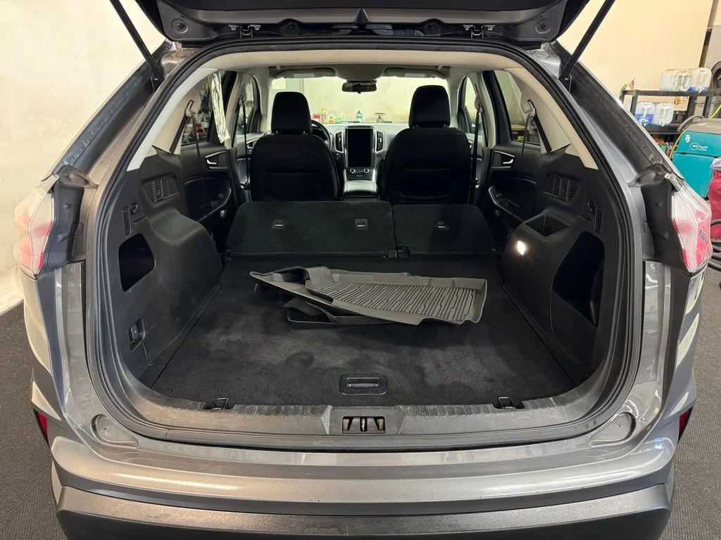 Used 2024 Gray Ford SE image 30