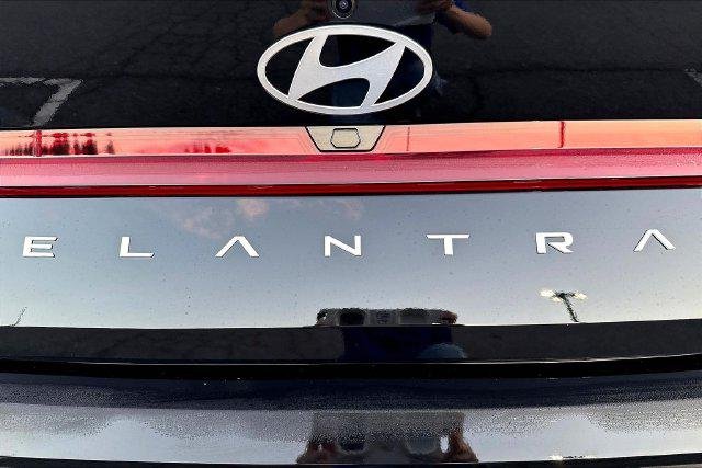 New 2026 Black Hyundai SEL Sport Plus image 9