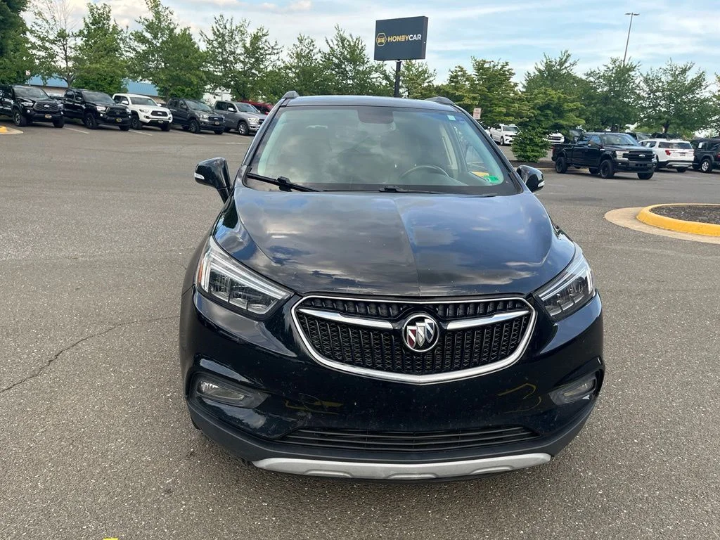 Used 2020 Black Buick Essence image 2