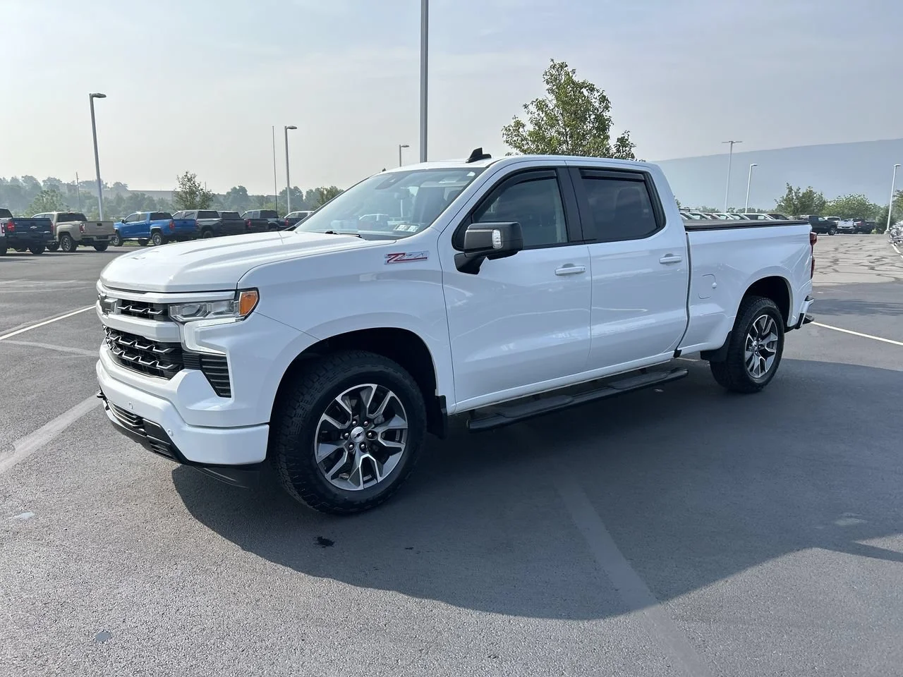 Used 2024 Summit White Chevrolet RST image 3