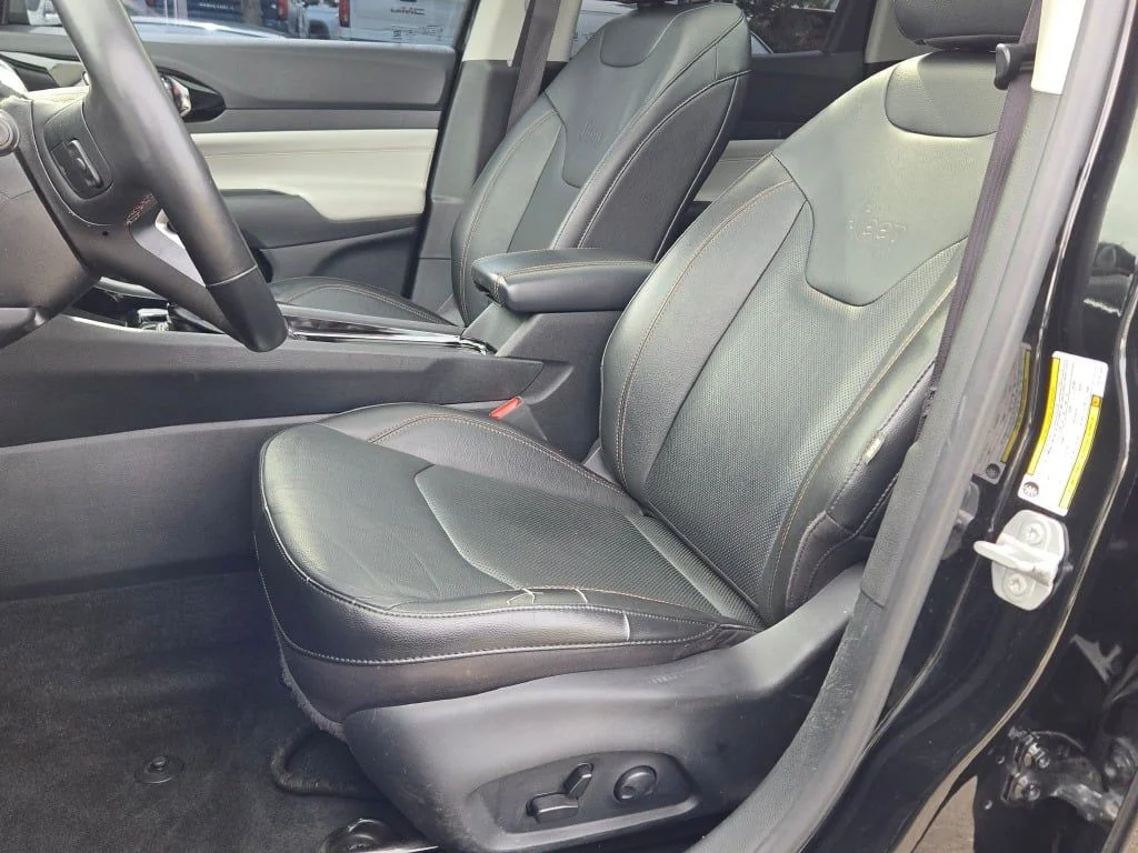 Used 2022 Black Jeep Limited image 22