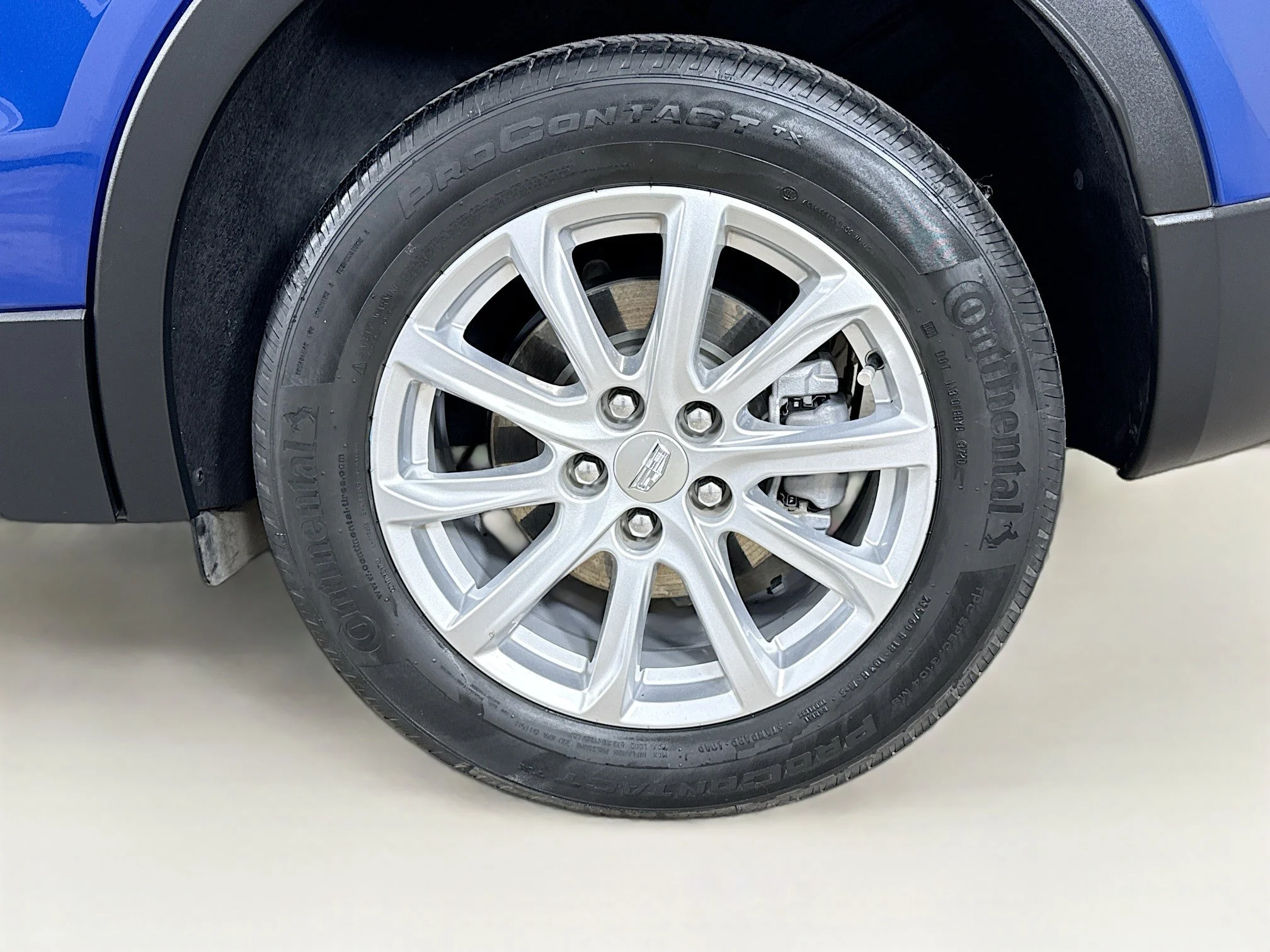 Used 2021 WAVE METALLIC Cadillac FWD Luxury image 33