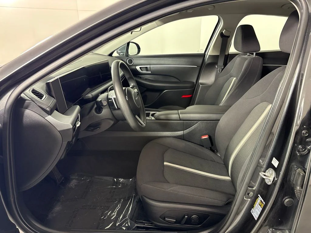 Used 2025 Gray Hyundai SEL image 18
