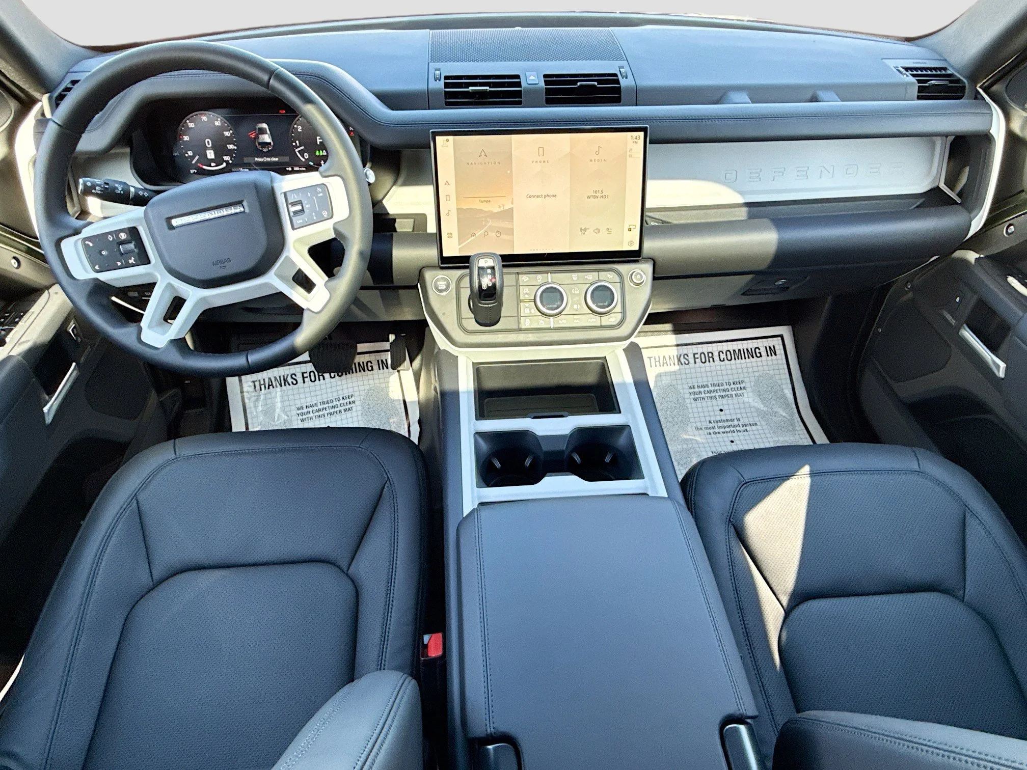 New 2026 Woolstone Green Metallic Land Rover X-Dynamic SE image 15