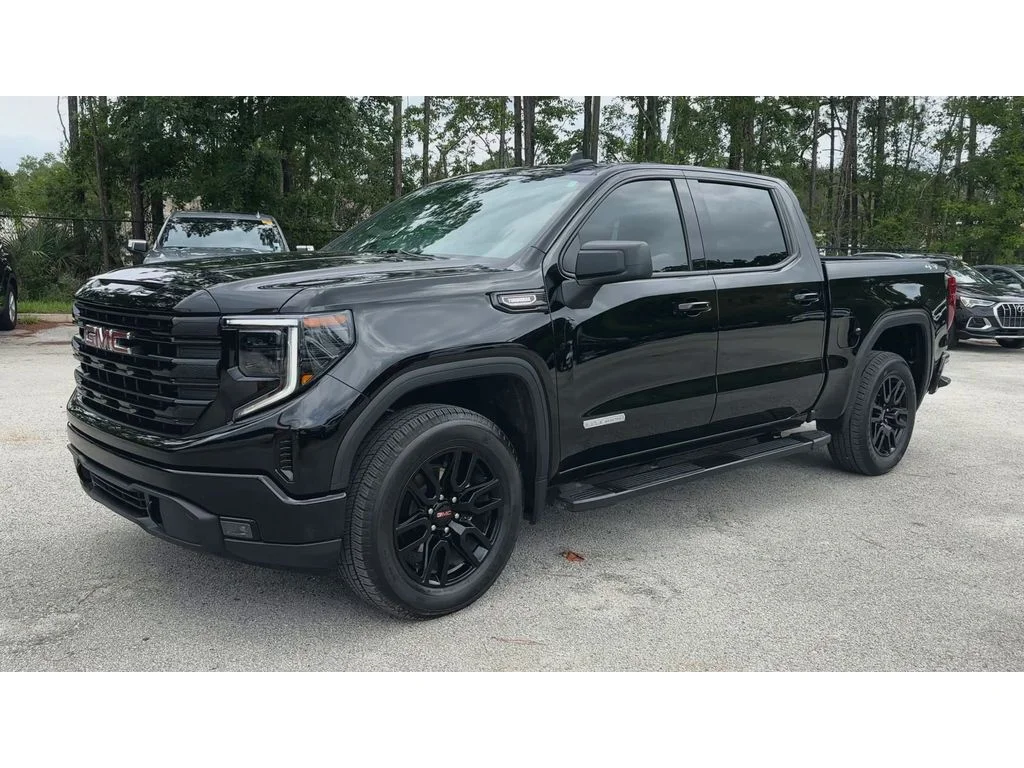 Certified Used 2025 Onyx Black GMC Elevation image 4