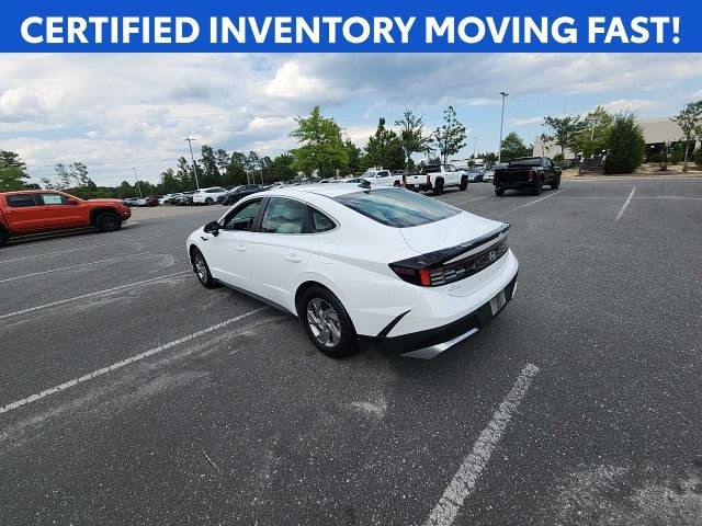 Certified Used 2025 White Hyundai SE image 13