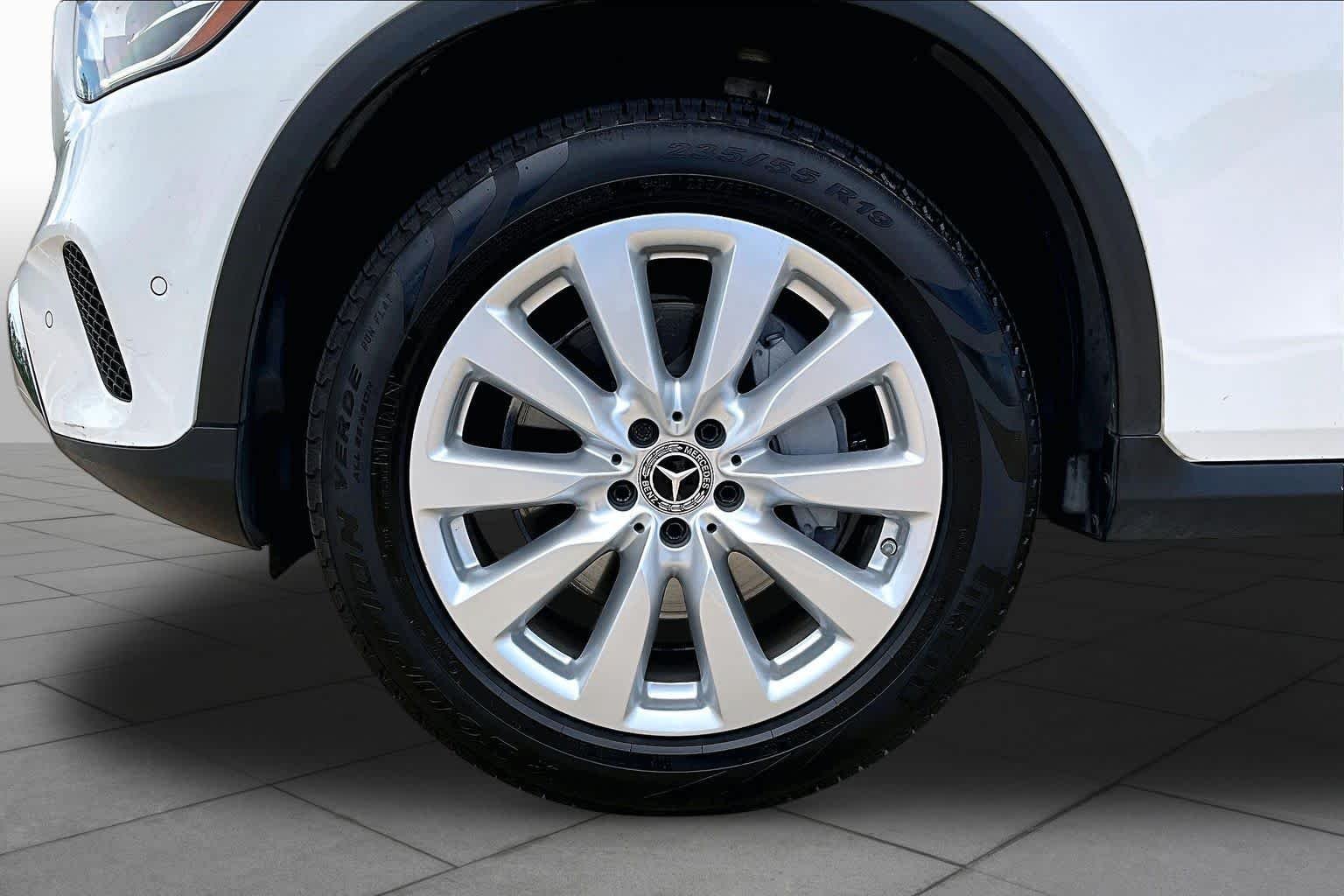 Used 2020 Polar White Mercedes-Benz GLC 300 image 10
