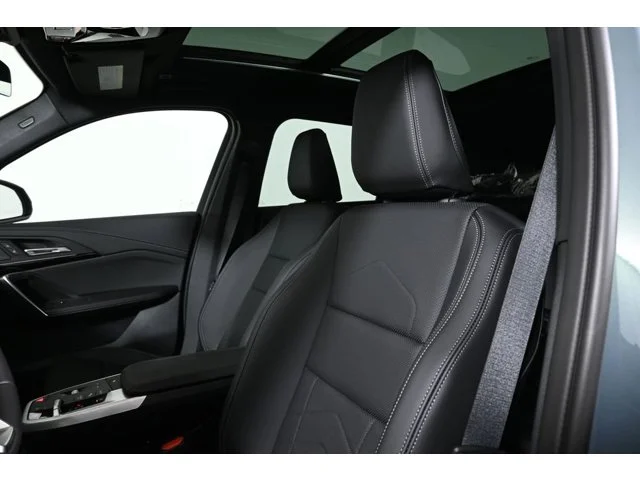 New 2026 Cape York Green Metallic BMW xDrive28i image 15