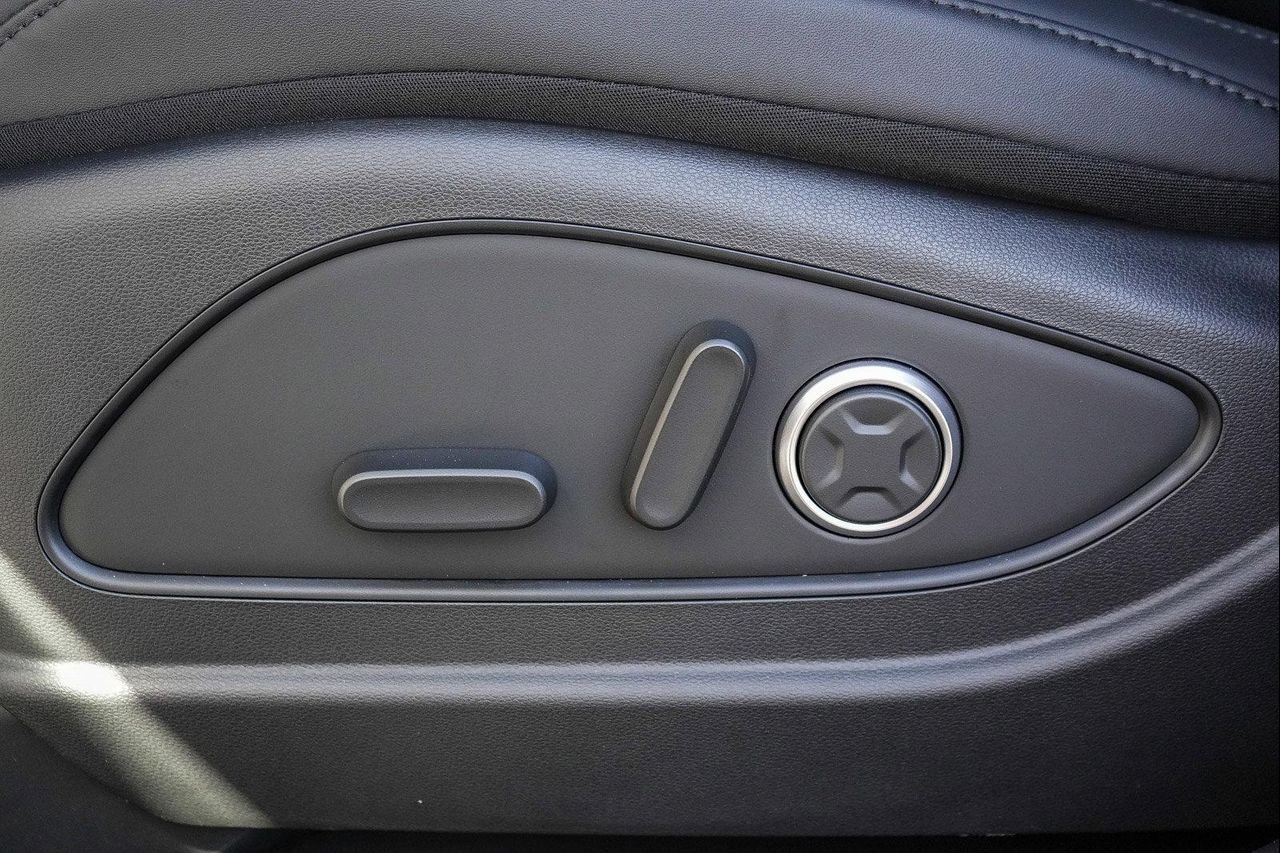 New 2026 White Hyundai SEL Premium image 50