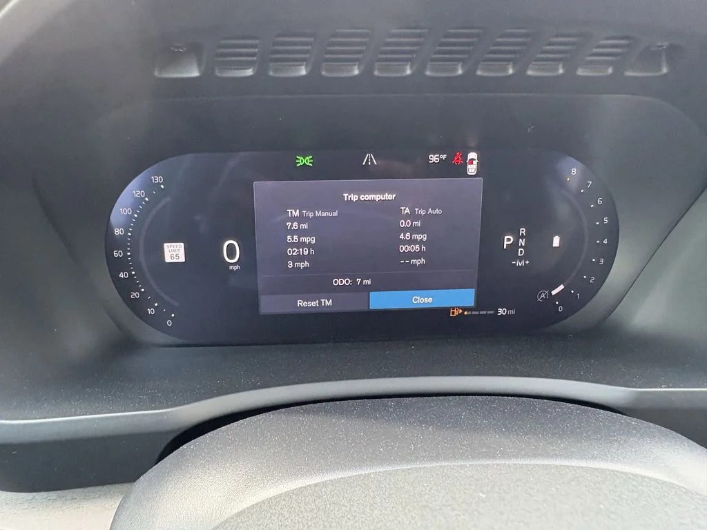 2026 Volvo XC90 Plus - Photo 18