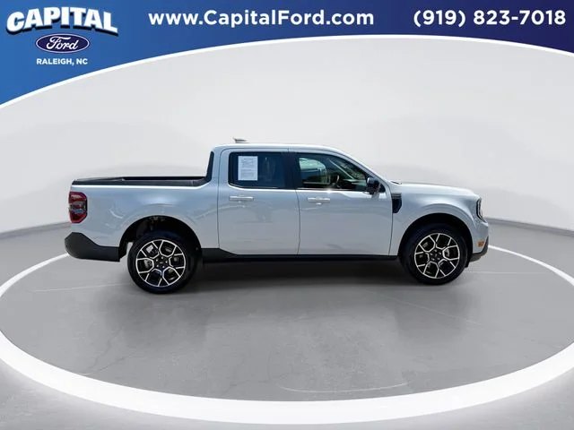 Used 2025 White Ford Lariat image 9