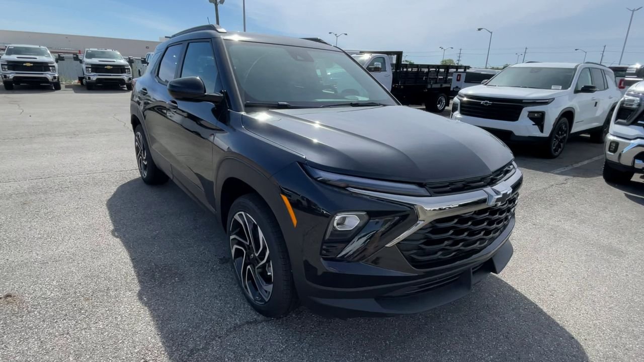 New 2026 Mosaic Black Metallic Chevrolet RS image 4